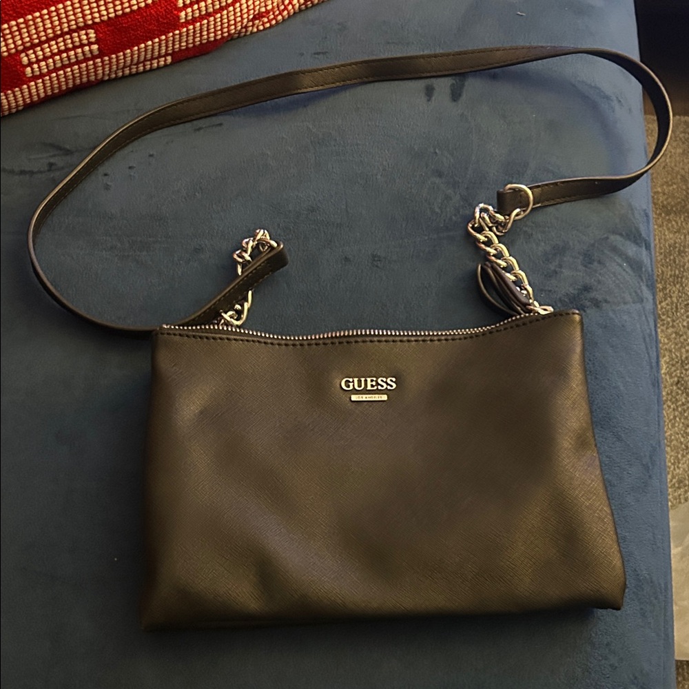GUESS Elegant Black Crossbody Bag